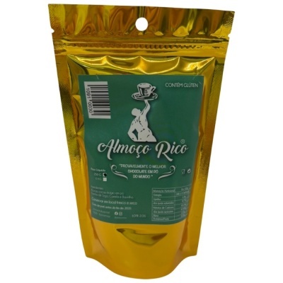 Embalagem dourada com chocolate em pó da marca Almoço Rico
