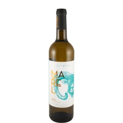 Garrafa de vinho branco com rótulo branco com texto e ilustração de cabra azul
