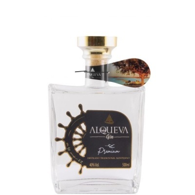 Garrafa de gin Alqueva com rótulo preto e detalhes dourados