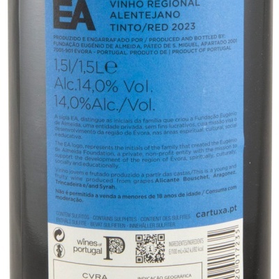 Etiqueta azul de vinho tinto regional Alentejano 2023 com texto, código de barras e indicações de volume e álcool.