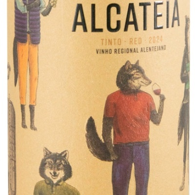Etiqueta de vinho tinto Alcatéia com desenhos de lobos vestidos e selos de prémios