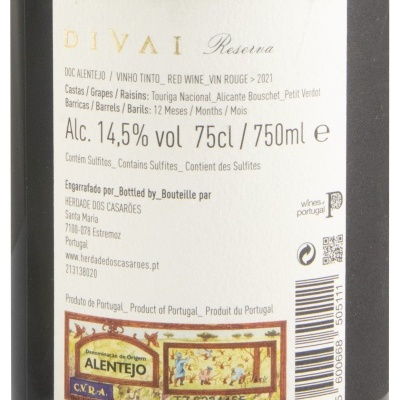Rótulo traseiro de garrafa de vinho tinto Divai Reserva 2021 com informações sobre castas, volume, álcool e engarrafador