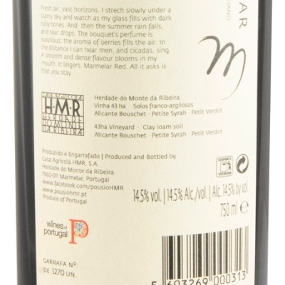 Etiqueta traseira de garrafa de vinho tinto Marmelar com informações de produção e conteúdo