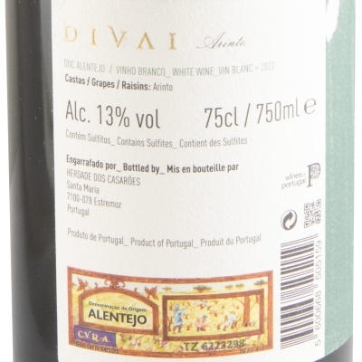 Rótulo de vinho branco DOC Alentejo Arinto com texto em português, inglês e francês e selo colorido.