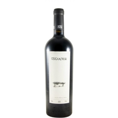Garrafa de vinho tinto Escultor com rótulo branco e tampa preta