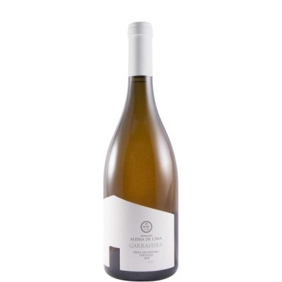 Garrafa de vinho branco com rótulo branco e texto