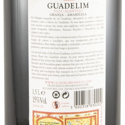 Rótulo traseiro de garrafa de vinho Guadelim DOC Alentejo com texto e selo de origem