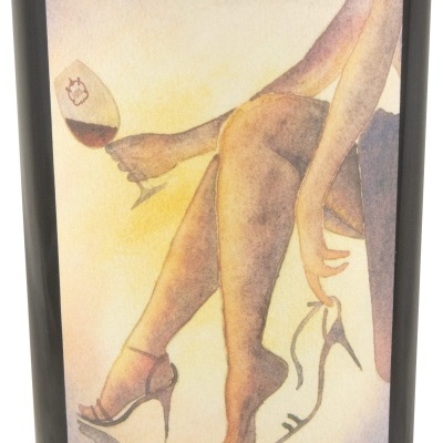 Rótulo de vinho com ilustração de pernas femininas, sapatos de salto alto, taça de vinho e texto My Way.