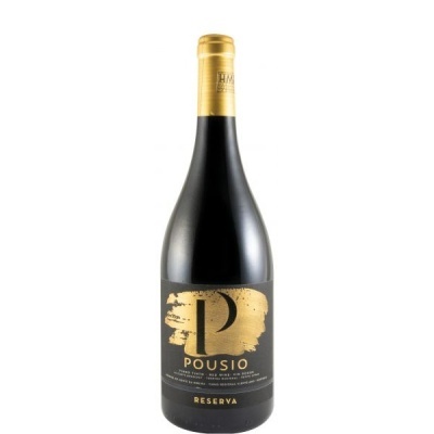 Garrafa de vinho tinto Pousio Reserva com rótulo preto e dourado