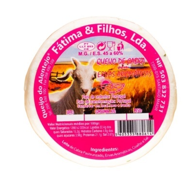 Queijo de cabra com ervas aromáticas em embalagem redonda com etiqueta rosa e imagem de cabra
