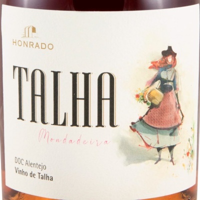 Etiqueta de vinho Talha Mondadeira com figura feminina e texto