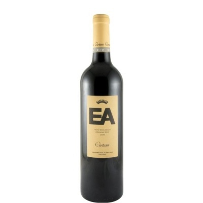 Garrafa de vinho tinto EA com rótulo bege e tampa creme