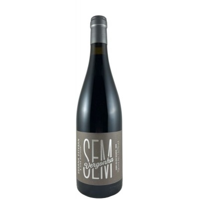 Garrafa de vinho tinto com rótulo cinzento SEM vergonha