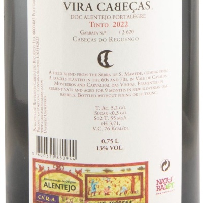 Rótulo traseiro de garrafa de vinho tinto Vira Cabeças com informações e selo DO Alentejo