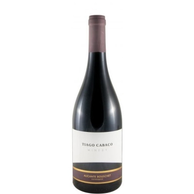Garrafa de vinho Tiago Cabaco Alicante Bouschet com rótulo branco e roxo