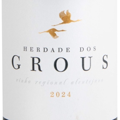 Rótulo de garrafa de vinho HERDADE DOS GROUS com aves douradas e ano 2024