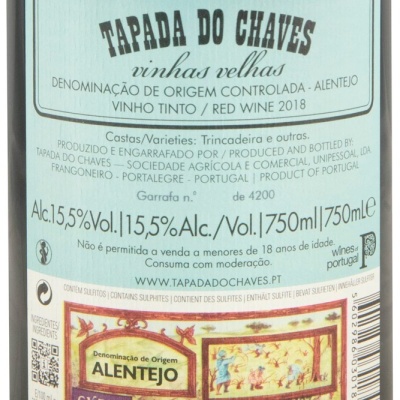 Etiqueta de vinho tinto TAPADA DO CHAVES VINHAS VELHAS com informações de denominação, castas, teor alcoólico e volume.