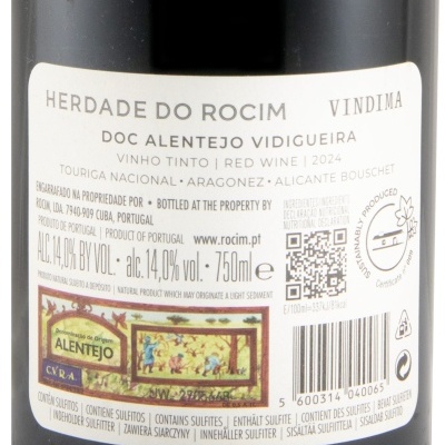 Etiqueta traseira de garrafa de vinho tinto com texto HERDADE DO ROCIM VINDIMA e outras informações