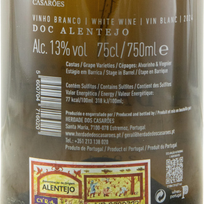 Etiqueta traseira de vinho branco DOC Alentejo da Herdade dos Casarões com informações detalhadas de produção e composição.