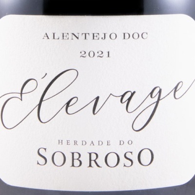 Rótulo de garrafa de vinho branco com texto ALENTEJO DOC 2021 Elevage HERDADE DO SOBROSO