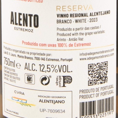 Etiqueta de vinho branco Reserva Alentejo com informações de produção, volume, álcool e códigos QR e barras