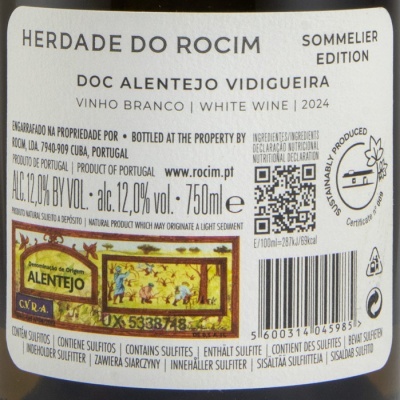 Etiqueta de vinho branco Herdade do Rocim com texto e ilustração colorida