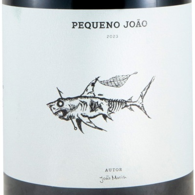 Etiqueta de vinho branco com desenho de tubarão e texto Pequeno João 2023