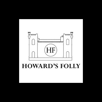 Logótipo preto e branco com castelo, círculo com HF e texto HOWARDS FOLLY