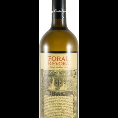 Garrafa de vinho branco Foral Devora com rótulo decorativo e cápsula preta