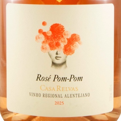 Rótulo de vinho rosé com ilustração de rosto e flores cor-de-rosa