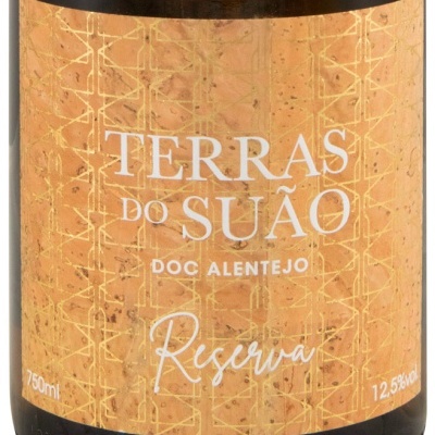 Rótulo de vinho TERRAS DO SUÃO Reserva com texto em branco sobre fundo castanho texturizado