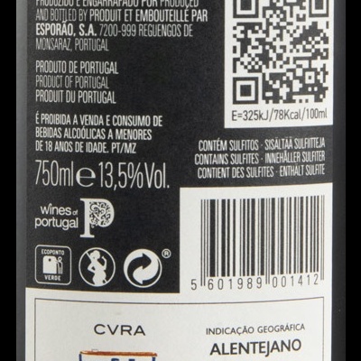 Etiqueta preta de garrafa de vinho Monte Velho com texto em várias línguas, código QR e código de barras