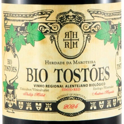 Rótulo de vinho tinto BIO TOSTÕES da Herdade da Maroteira com detalhes verdes e símbolos portugueses