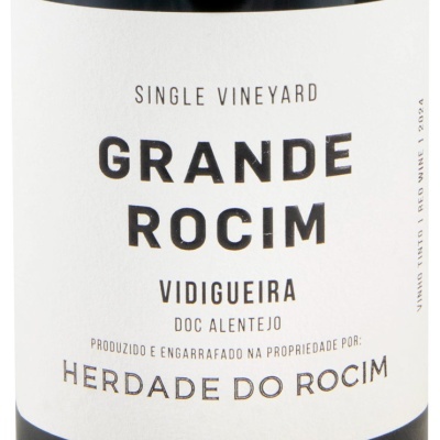 Etiqueta branca de vinho tinto GRANDE ROCIM com texto preto.