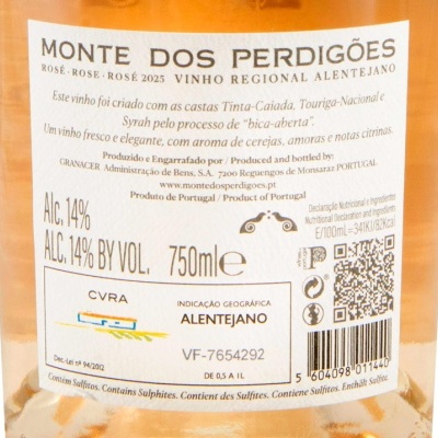 Etiqueta traseira de vinho rosé Monte dos Perdigões 2025 com informações de produção, teor alcoólico e código de barras.