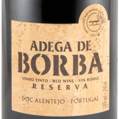 Rótulo de vinho tinto Adega de Borba Reserva com selo de produção sustentável