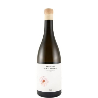 Garrafa de vinho branco Antão Vaz da Malhadinha com rótulo branco e rolha de cortiça