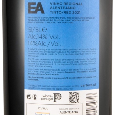 Etiqueta azul de vinho regional Alentejano tinto 2021 com informações de produção e teor alcoólico