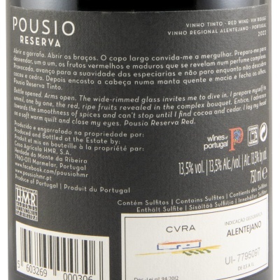 Etiqueta preta de vinho tinto Pousio Reserva 2022 com texto e códigos.