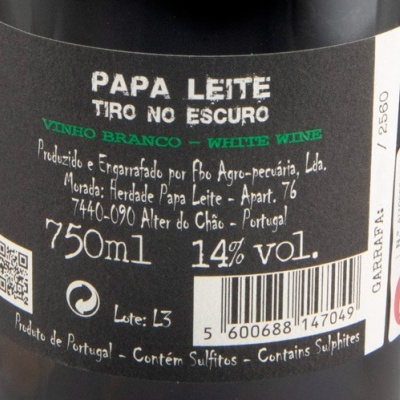 Rótulo de vinho branco Papa Leite Tiro no Escuro com informações de produção e composição