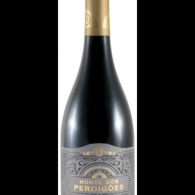 Garrafa de vinho tinto Monte dos Perdigões com rótulo cinza e dourado