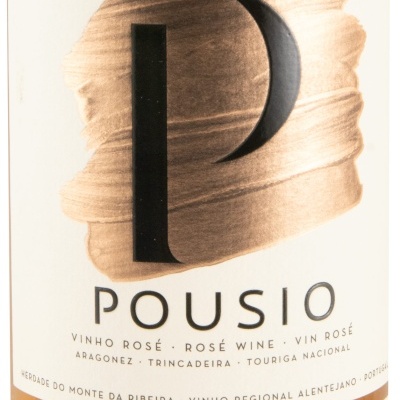 Rótulo de garrafa de vinho rosé Pousio Selection com texto informativo