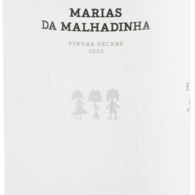 Rótulo branco de garrafa de vinho com texto e três figuras estilizadas em cinza