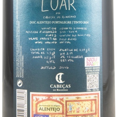 Rótulo vinho tinto Luar das Cabeças do Reguengo DOC Alentejo Portalegre 2024 com informações de produção e selo Denominação de Origem Alentejo