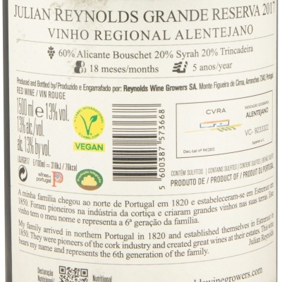 Rótulo de vinho Julian Reynolds Grande Reserva 2017 com detalhes da composição e origem