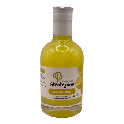 Garrafas de licor de limão Mercado Alentejano com rótulo branco e amarelo