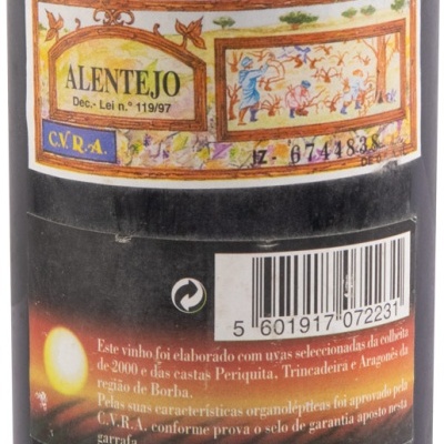 Etiqueta trasera de garrafa de vinho Alentejo com texto e código de barras