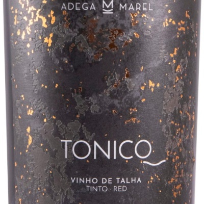 Rótulo de vinho preto com texto branco e detalhes acobreados