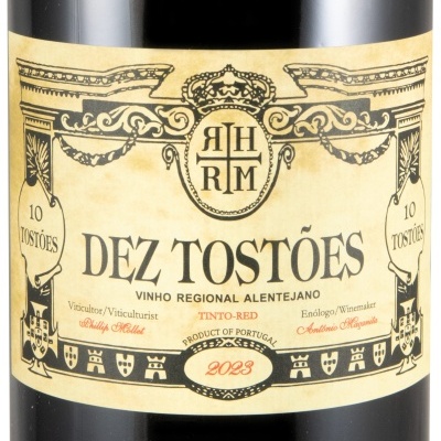 Rótulo de garrafa de vinho tinto Dez Tostões, vinho regional alentejano, com texto e símbolos heráldicos