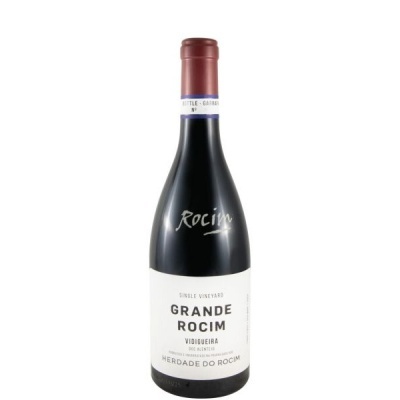 Garrafa de vinho tinto GRANDE ROCIM com rótulo branco e tampa vermelha